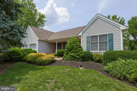 1010 Lehn Dr, Lancaster, PA 17601