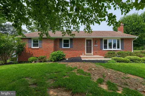 1532 Duff Land Dr, Landisville, PA 17538