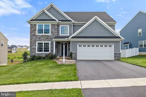 211 Darlington Ct, New Providence, PA 17560