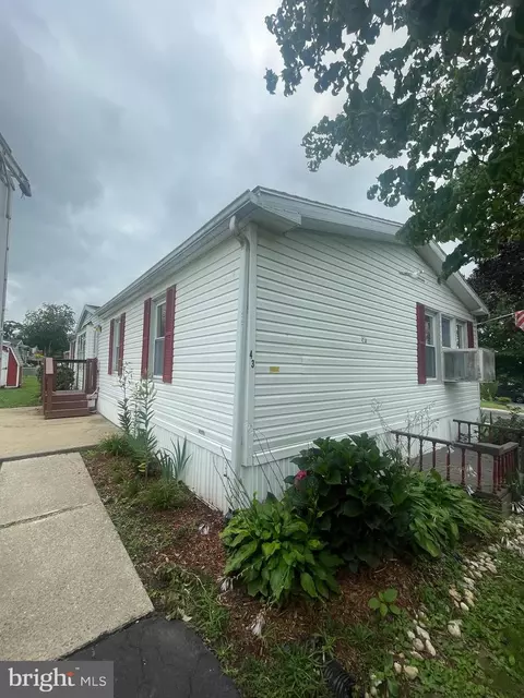 43 Christy Ln, Lititz, PA 17543 photo 2