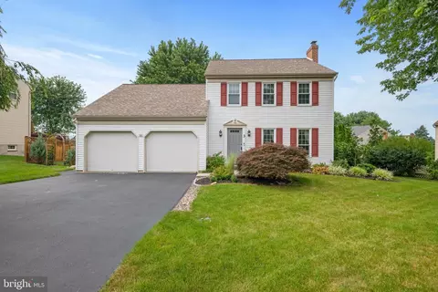3 Horseshoe Dr, Ephrata, PA 17522