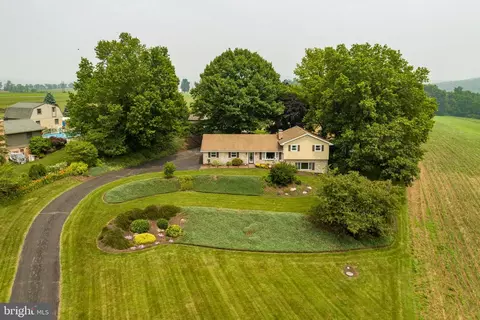 820 Center Church Rd, East Earl, PA 17519
