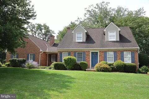351 Locust Ln, Mount Joy, PA 17552