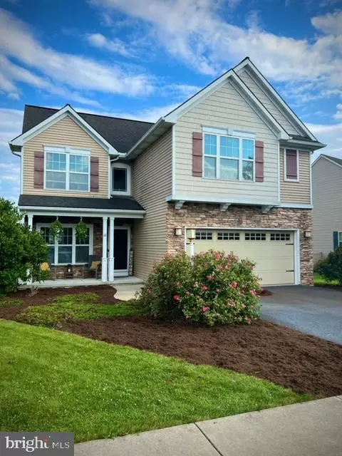 18 Meadow Dr, Ephrata, PA 17522
