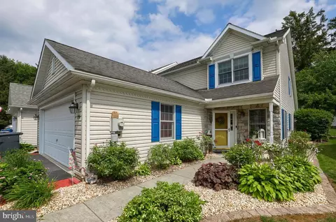 19 Hemlock Dr, Marietta, PA 17547