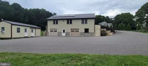 290 S Belmont Rd, Paradise, PA 17562