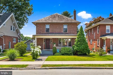 932 Chestnut St, Columbia, PA 17512