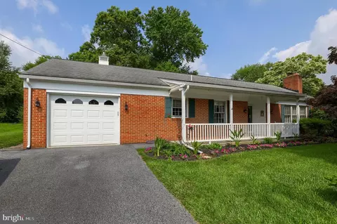 6476 Orange St, East Petersburg, PA 17520