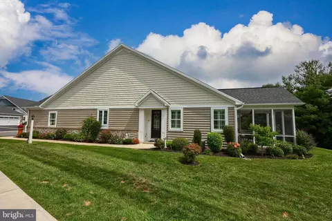 236 Sawgrass Dr, Millersville, PA 17551