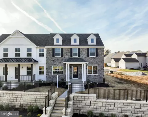 2215 Brentford St, Lancaster, PA 17601