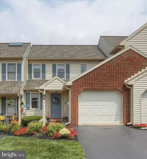 268 Sand Ct, Ephrata, PA 17522
