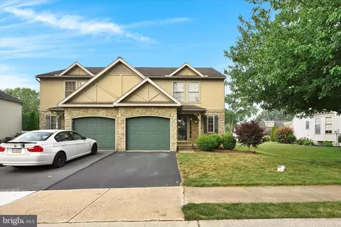 23 Eagle Dr, Ephrata, PA 17522
