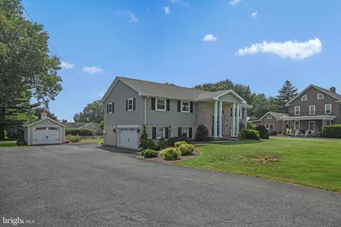 1202 W Main St, Ephrata, PA 17522