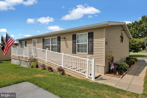 81 Lobin Rd, East Earl, PA 17519