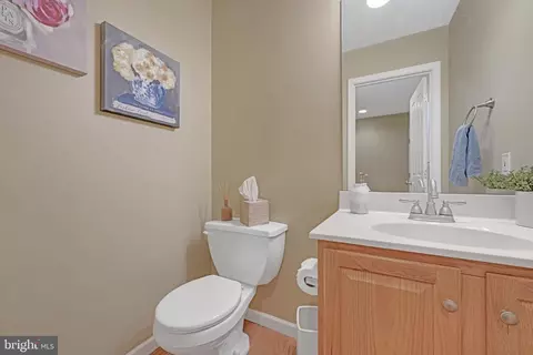 1045 Kent Gdn, Lititz, PA 17543 photo 4