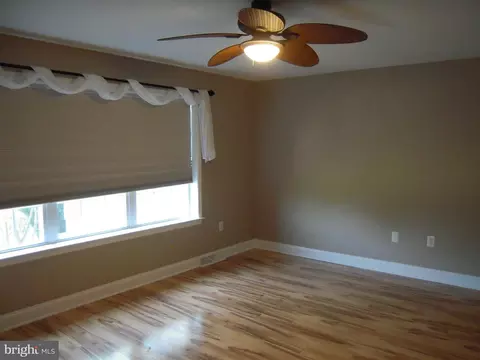 25 Semple Ct, Lititz, PA 17543 photo 3