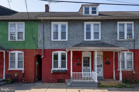 76 Front St, Lititz, PA 17543