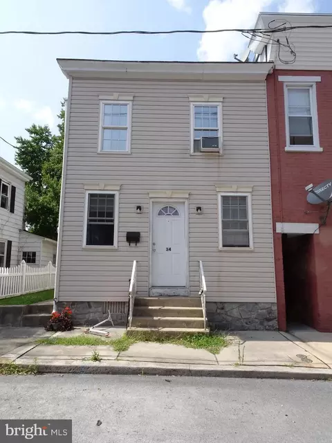34 N 2nd St, Denver, PA 17517