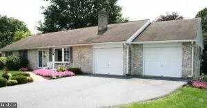 804 Sue Dr, Lititz, PA 17543 photo 3