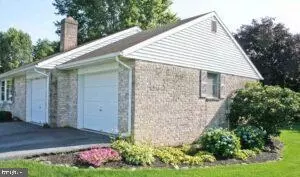 804 Sue Dr, Lititz, PA 17543 photo 4