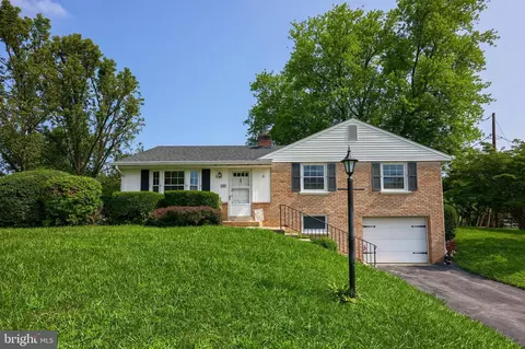 2927 Fleetwood Dr, Lancaster, PA 17601