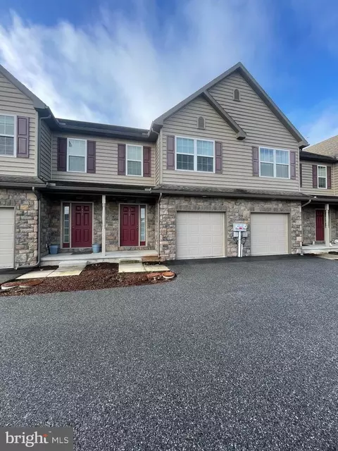 107 Clay School Rd, Ephrata, PA 17522