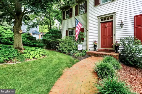 1008 Woodridge Blvd, Lancaster, PA 17601