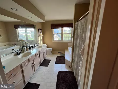1 Lantern Cir, Lititz, PA 17543 photo 12