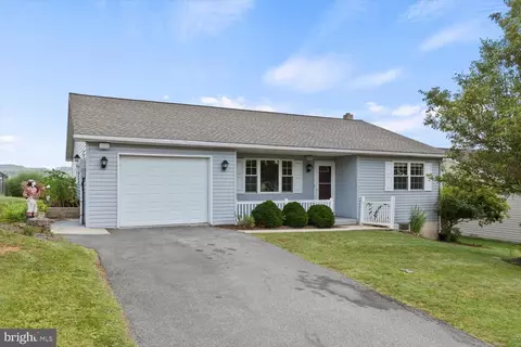 32 Ray Dr, Denver, PA 17517