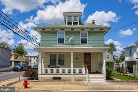 126 W Ferdinand St, Manheim, PA 17545