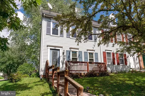 220 Black Horse Dr, Strasburg, PA 17579