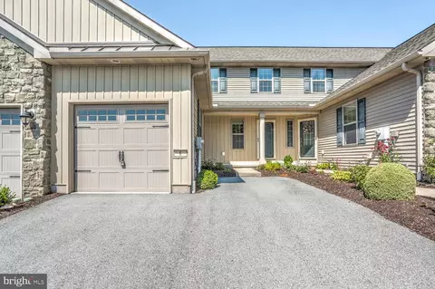 6 Rebecca Dr, Denver, PA 17517