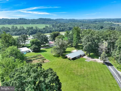 1325 Furnace Hill Rd, Stevens, PA 17578