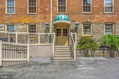 247 N Shippen St #310, Lancaster, PA 17602