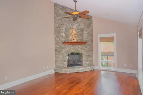 137 E Woods Dr, Lititz, PA 17543 photo 9