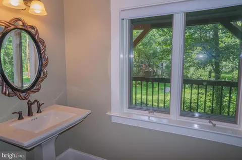 137 E Woods Dr, Lititz, PA 17543 photo 80
