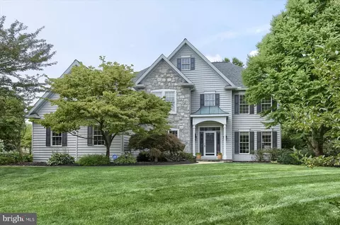 2 Lichfield Ln, Lancaster, PA 17601