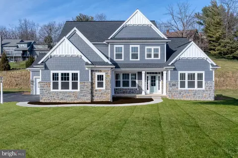 1041 Lititz Bend Dr, Lititz, PA 17543