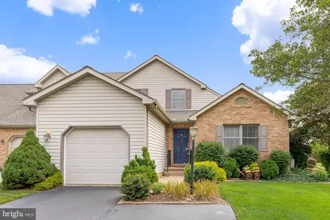 2749 Cobblestone Ln, Lancaster, PA 17601