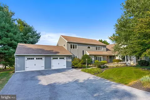 637 Laurel Ln, Lancaster, PA 17601