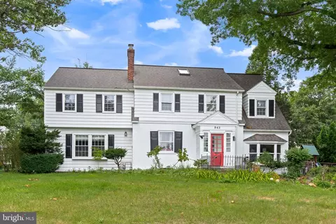 945 Skyline Dr, Lancaster, PA 17601