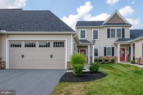 371 English Ivy Dr, Lititz, PA 17543