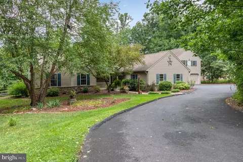 2706 Camp Rd, Manheim, PA 17545