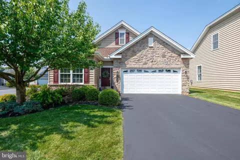 1425 Emerson Dr, Mount Joy, PA 17552