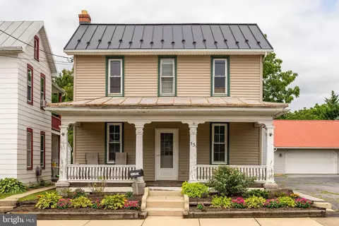 531 Main St, Akron, PA 17501
