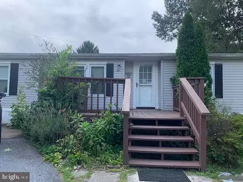 25 Plateau Rd, Lititz, PA 17543 photo 2