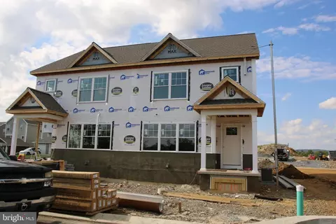 31 Coastal Ave #16, Ephrata, PA 17522