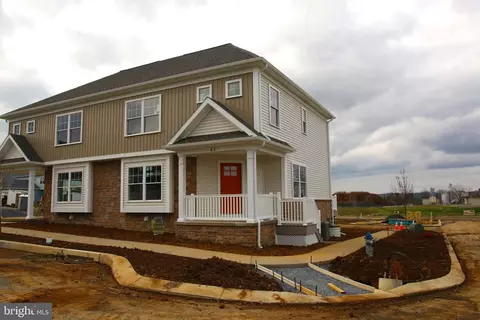 43 Pacific Blvd #76, Ephrata, PA 17522