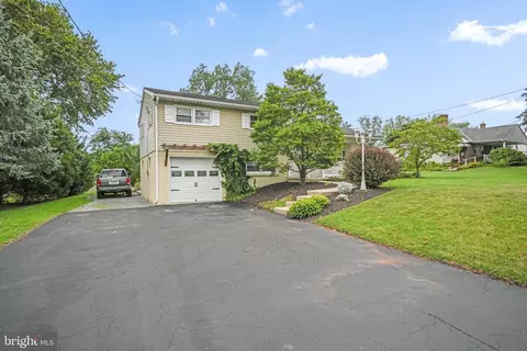 259 N Reamstown Rd, Denver, PA 17517