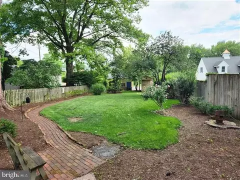 207 E Main St, Lititz, PA 17543 photo 7